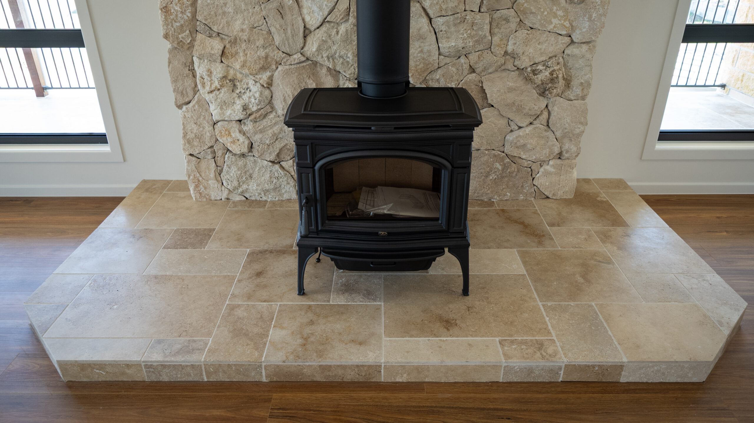 Travertine Paver Ivory Tumbled French Pattern 30mm - Image 6