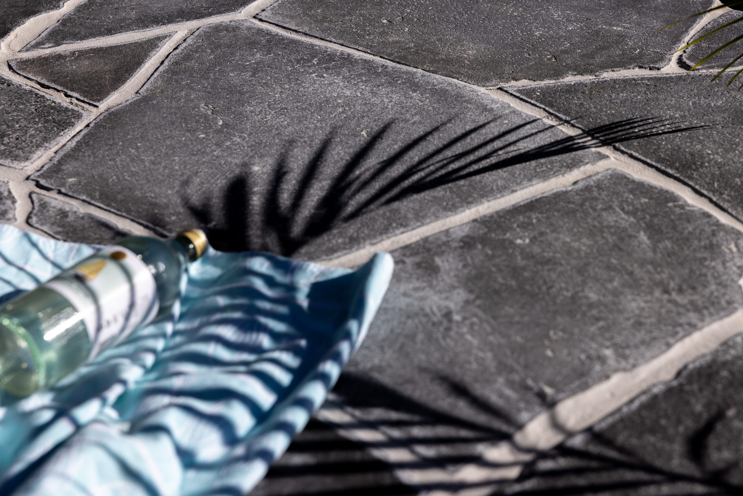 Crazypave Limestone Raven 20mm - Image 2